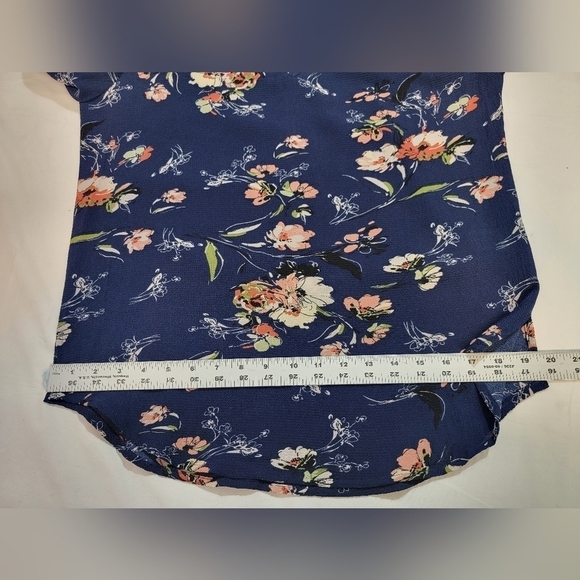 FUN 2 FUN KENMORE Women's Size Small Split V-neck Pullover 3/4 Sleeve - Picture 2 of 9